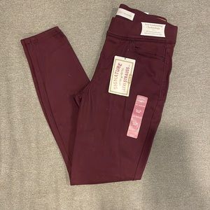 NWT Levi pull-on skinny pants